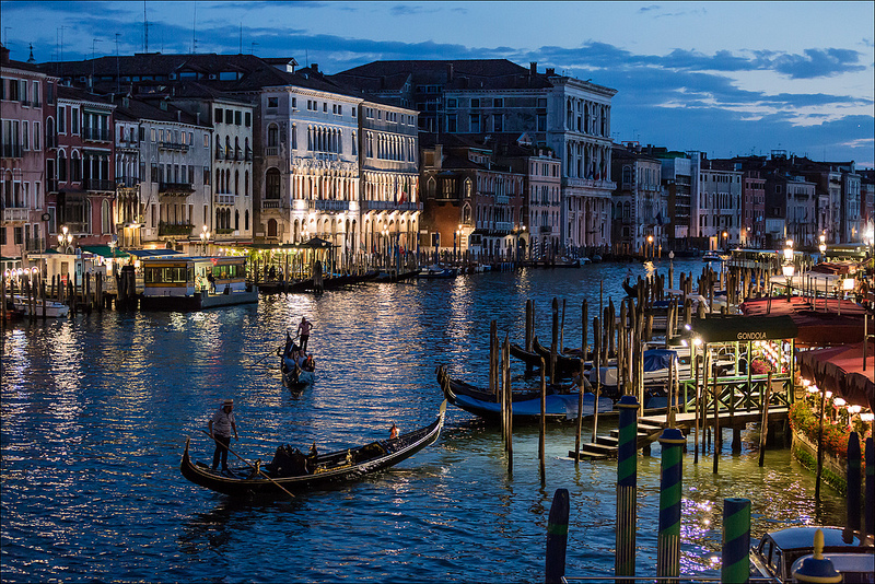 水の都・ヴェネチアの夜景